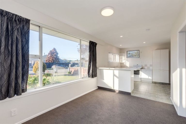 Photo of property in 6 Besant Place, Avondale, Christchurch, 8061