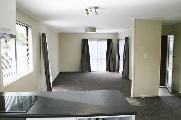 Photo of property in 337 Swanson Road, Ranui, Auckland, 0612