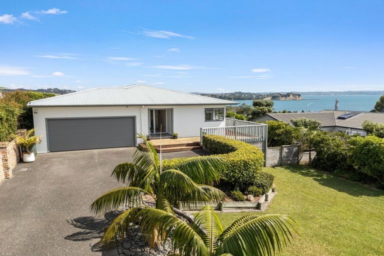 Photo of property in 86 Tiri Road, Tindalls Beach, Whangaparaoa, 0930