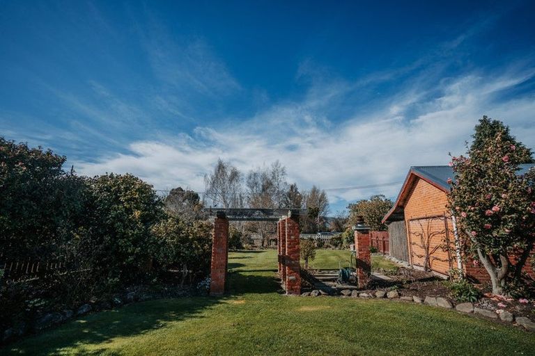 Photo of property in 6 Johnson Street, Milton, 9220