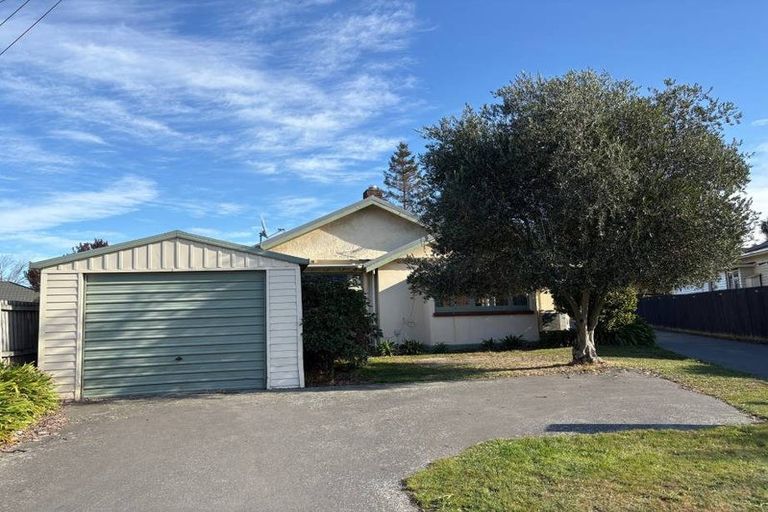 Photo of property in 37 Hillier Place, Spreydon, Christchurch, 8024