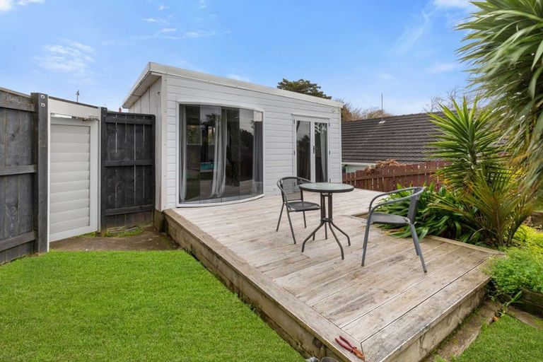 Photo of property in 57 Awanui Street, Merrilands, New Plymouth, 4312
