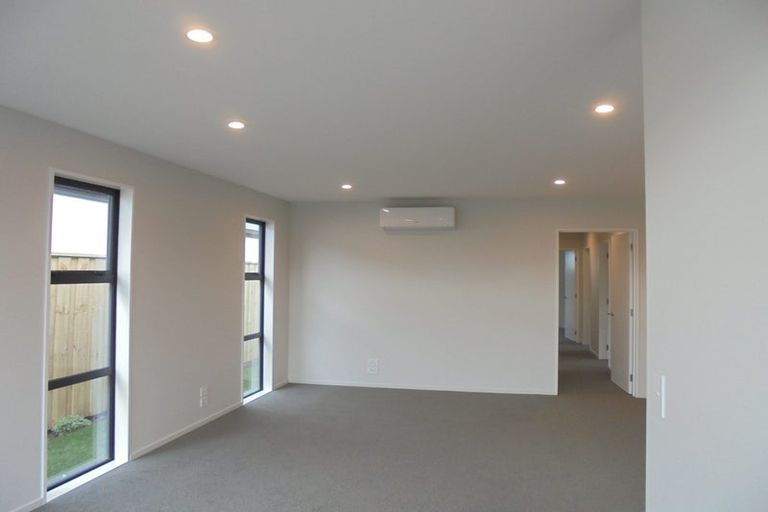 Photo of property in 37 Chrysolite Place, Belfast, Christchurch, 8051