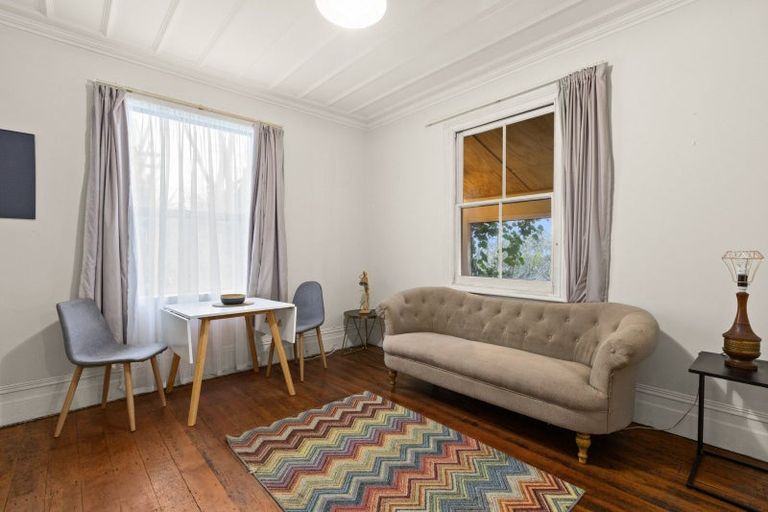 Photo of property in 19 Milton Road, Bluff Hill, Napier, 4110