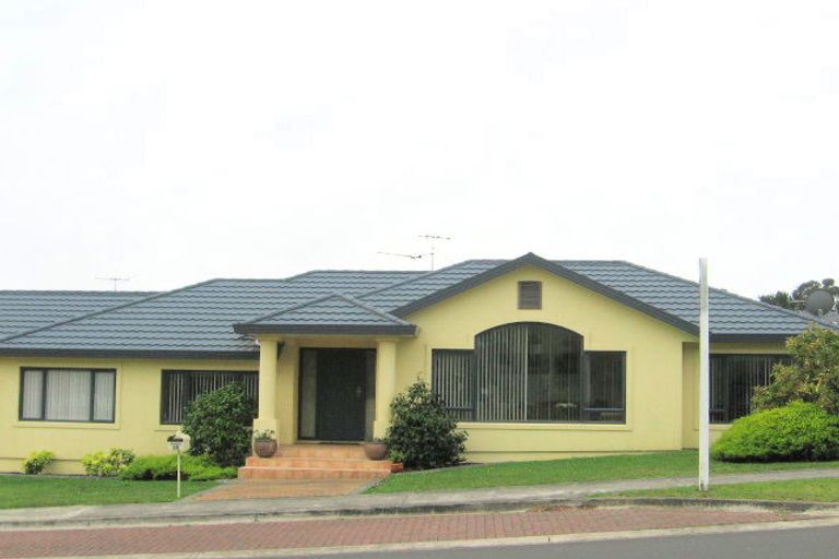 Photo of property in 25 Ponderosa Drive, Oteha, Auckland, 0632