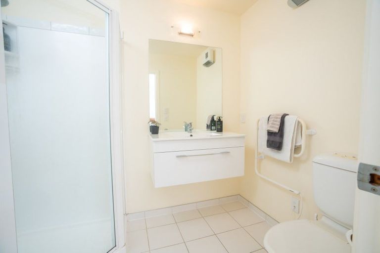 Photo of property in 23 Doris Gordon Crescent, Crofton Downs, Wellington, 6035