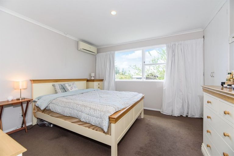 Photo of property in 23 Malters Place, Browns Bay, Auckland, 0630