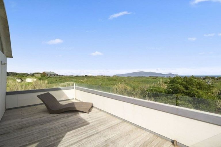 Photo of property in Solemer Beach House, 80 Paetawa Road, Peka Peka, Waikanae, 5391