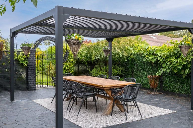 Photo of property in 1 Farley Avenue, Greytown, 5712