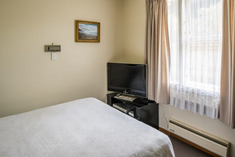 Photo of property in 4a Nikau Street, Eastbourne, Lower Hutt, 5013