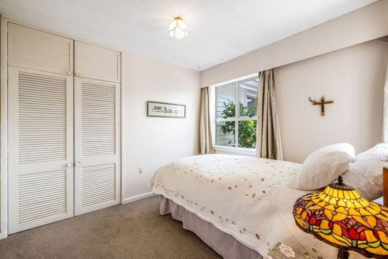 Photo of property in 230 Avonhead Road, Avonhead, Christchurch, 8042