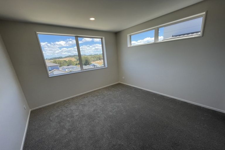 Photo of property in 17 Sunnyheights Road, Orewa, 0931