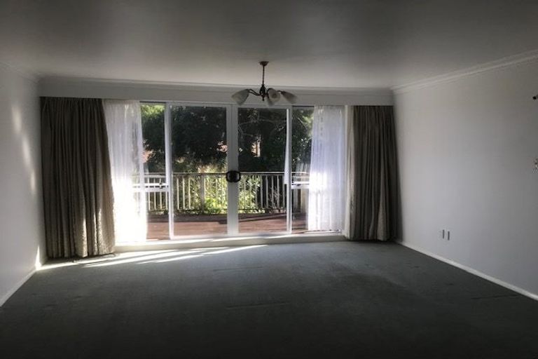 Photo of property in 25 Wai-iti Crescent, Woburn, Lower Hutt, 5010