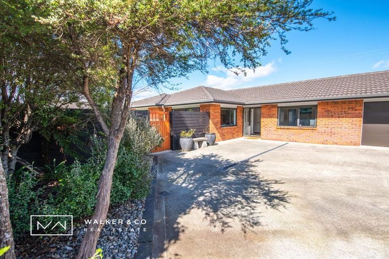 Photo of property in 48 Percy Kinsman Crescent, Riverstone Terraces, Upper Hutt, 5018