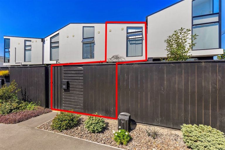 Photo of property in 2/63 Poulson Street, Addington, Christchurch, 8024