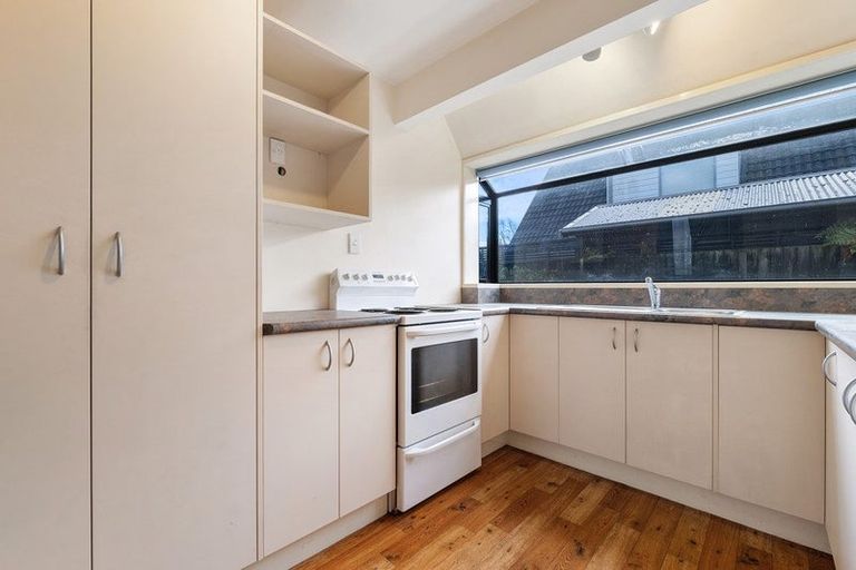 Photo of property in 2/50 Crofton Road, Harewood, Christchurch, 8051