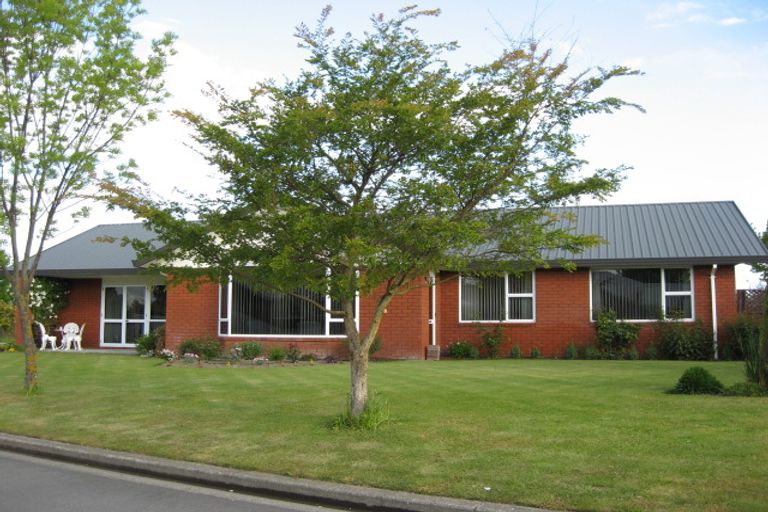 Photo of property in 5 Melford Close, Rangiora, 7400