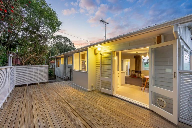 Photo of property in 1/120 Verran Road, Birkdale, Auckland, 0626