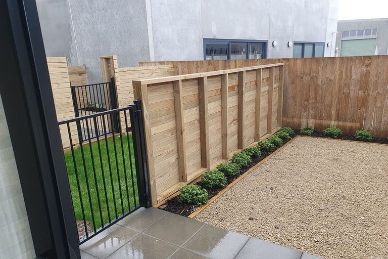 Photo of property in 35 John Street, Stokes Valley, Lower Hutt, 5019