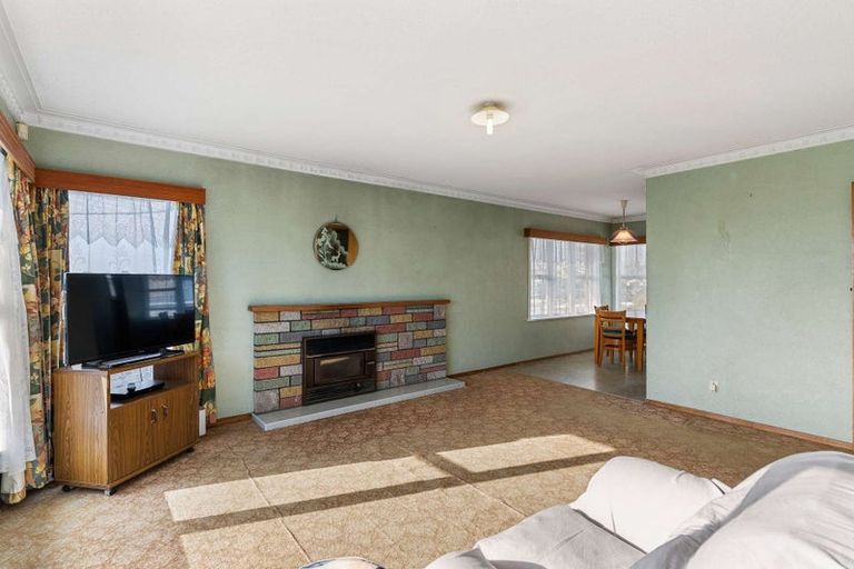 Photo of property in 201 Chivalry Road, Glenfield, Auckland, 0629