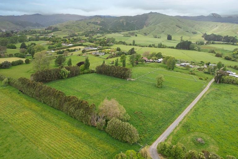 Photo of property in 45 Ringawhati Road, Otaki, 5583