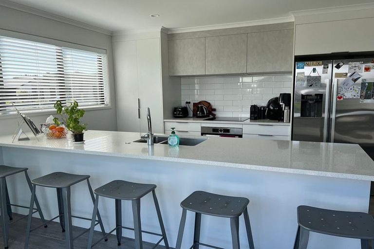 Photo of property in 12 Turnbridge Street, Pyes Pa, Tauranga, 3112