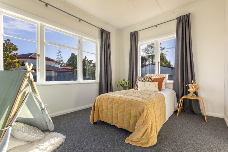 Photo of property in 2 Woburn Street, Waipukurau, 4200