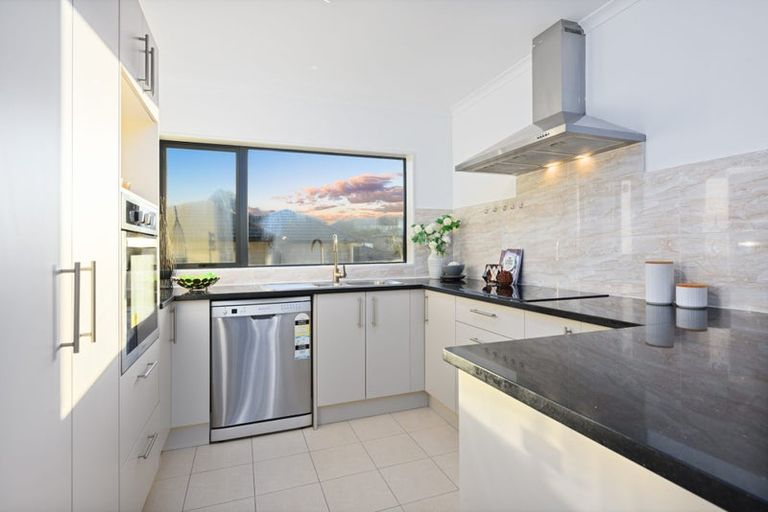 Photo of property in 37c Simpson Road, Ranui, Auckland, 0612