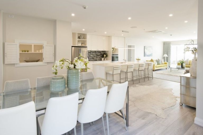 Photo of property in 3/89 Fisher Parade, Sunnyhills, Auckland, 2010