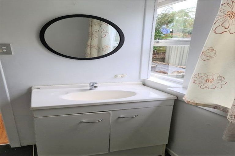 Photo of property in 6 Nicholson Place, Hillcrest, Auckland, 0627