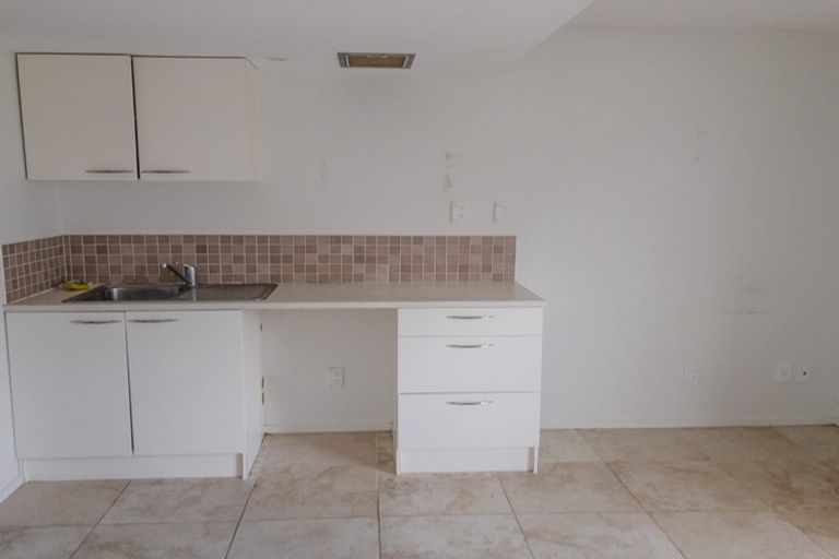 Photo of property in 99 Archmillen Avenue, Pakuranga Heights, Auckland, 2010