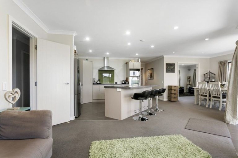 Photo of property in 8 Brompton Close, Richmond Heights, Taupo, 3330