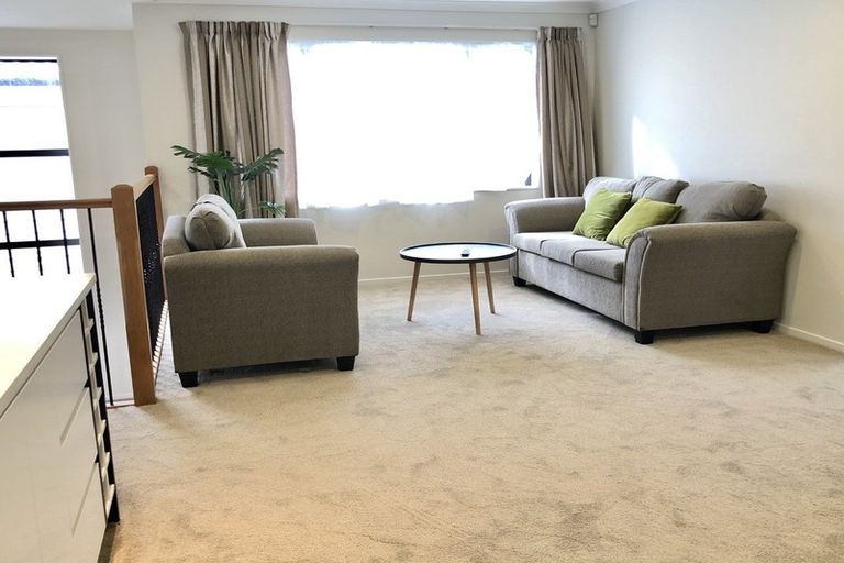 Photo of property in 30 Drumbuoy Drive, Flat Bush, Auckland, 2019