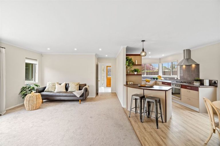 Photo of property in 43 Memorial Avenue, Ilam, Christchurch, 8053