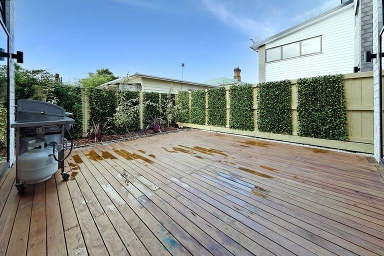 Photo of property in 46b Willerton Avenue, New Lynn, Auckland, 0600