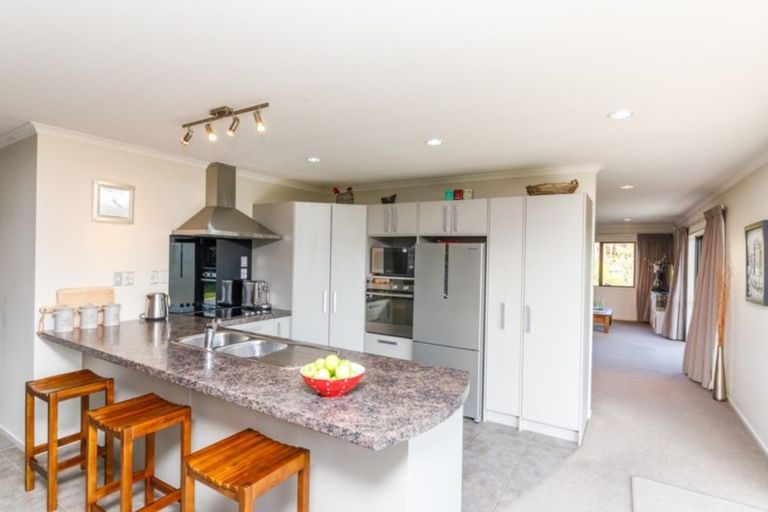 Photo of property in 17 Cemetery Road, Sanson, Palmerston North, 4479