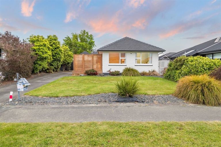 Photo of property in 37 Chartwell Street, Burwood, Christchurch, 8083