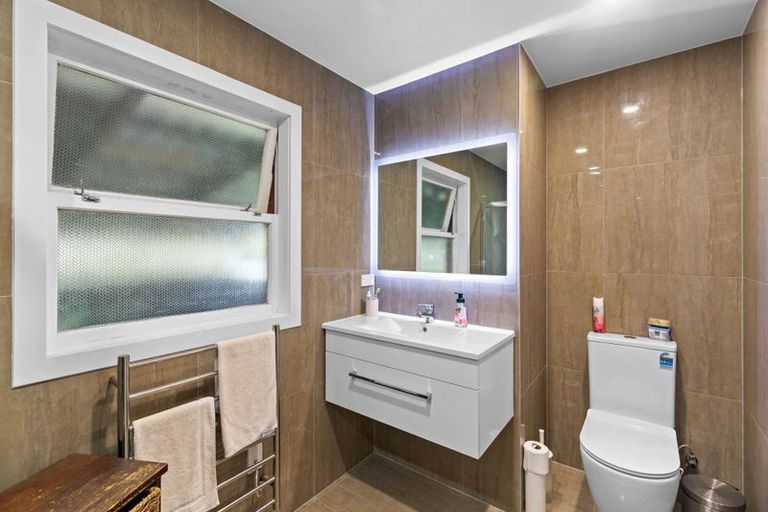 Photo of property in 2 Birdwood Road, Pukekohe, 2120