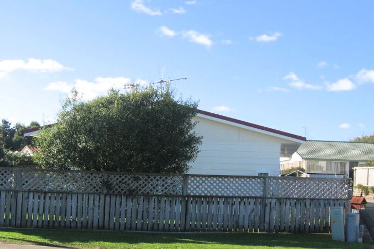 Photo of property in 15b Ross Grove, Paraparaumu, 5032