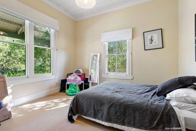 Photo of property in 106 Jellicoe Street, Martinborough, 5711