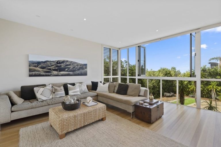 Photo of property in 25 Lagoon Way, Omaha, 0986