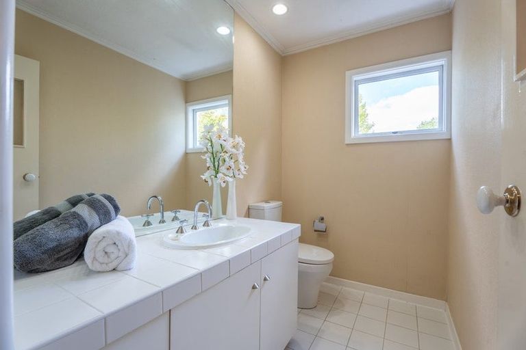 Photo of property in 8 Tuirau Place, Ilam, Christchurch, 8041