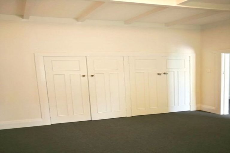 Photo of property in 296 Great North Road, Henderson, Auckland, 0612