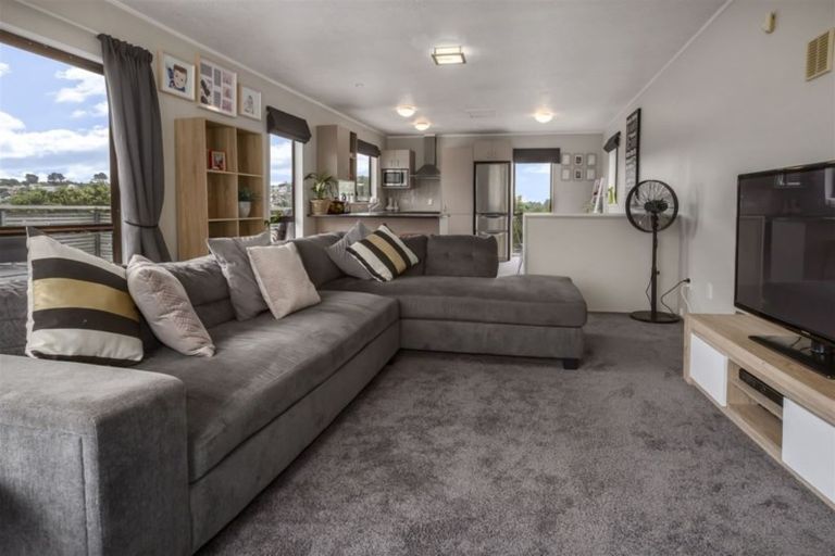 Photo of property in 5 Garboard Lane, Whitby, Porirua, 5024