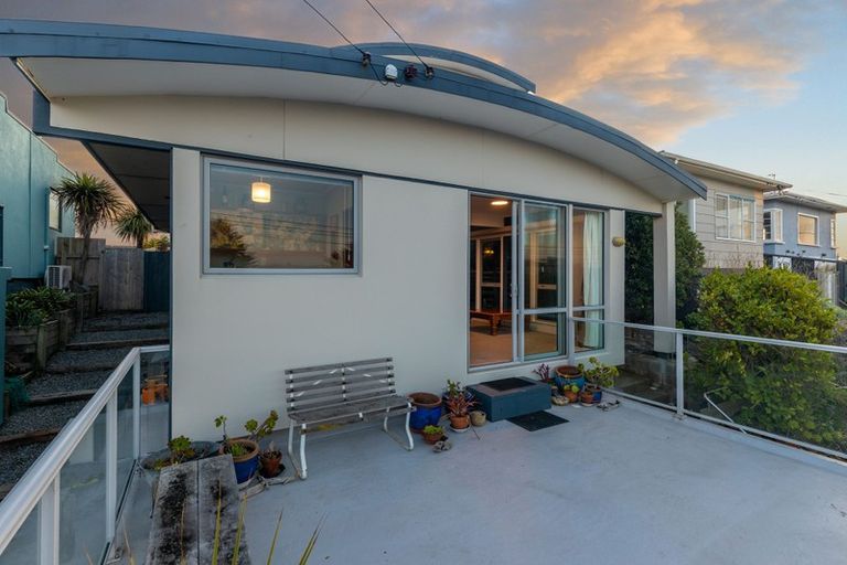 Photo of property in 378 Marine Parade, South New Brighton, Christchurch, 8062