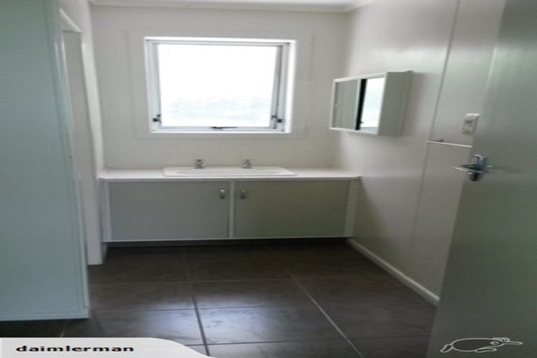 Photo of property in 25 Downe Street, New Plymouth, 4310