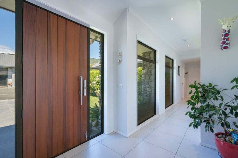 Photo of property in 2 Ashfield Place, Richmond, 7020