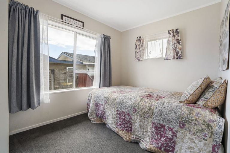 Photo of property in 5 Glengowan Place, Conifer Grove, Takanini, 2112