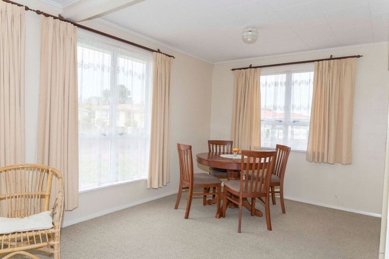 Photo of property in 72 Barraud Street, Dannevirke, 4930