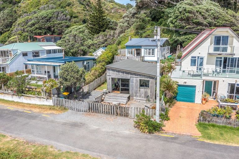 Photo of property in 27 Ocean Parade, Pukerua Bay, 5026
